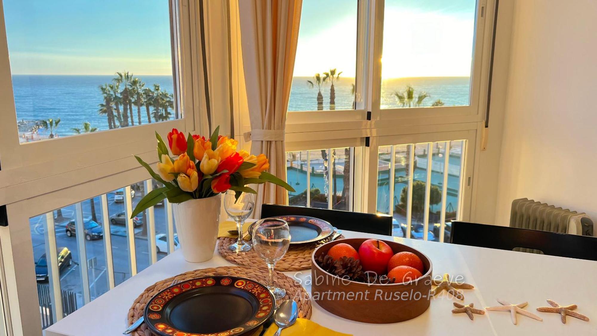 Love Nest By The Sea Wake Up With Ocean Views In Every Room Ruselo R408 تورّوكس كوستا المظهر الخارجي الصورة
