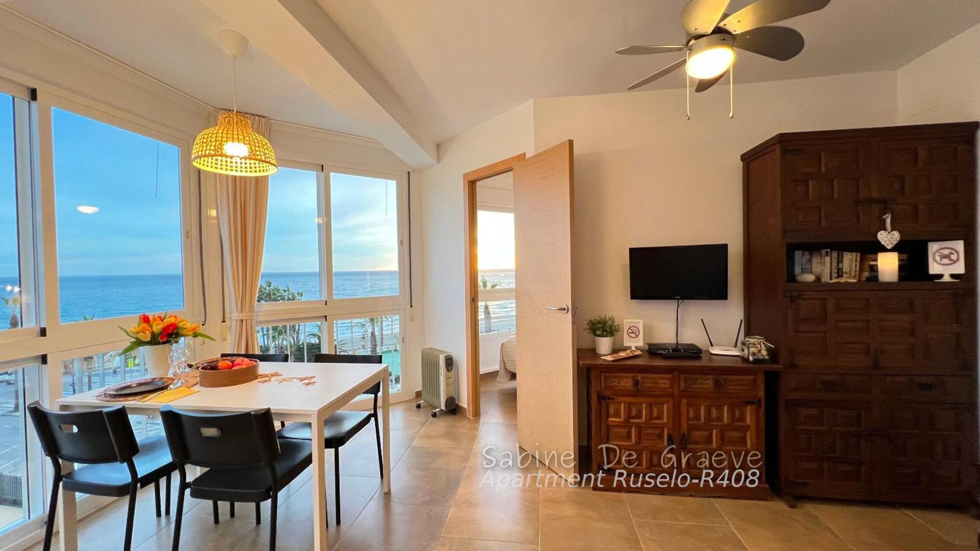 Love Nest By The Sea Wake Up With Ocean Views In Every Room Ruselo R408 تورّوكس كوستا المظهر الخارجي الصورة