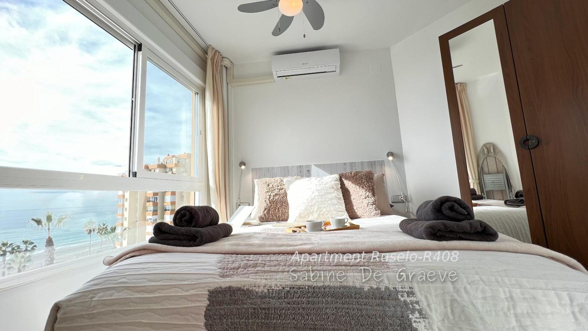 Love Nest By The Sea Wake Up With Ocean Views In Every Room Ruselo R408 تورّوكس كوستا المظهر الخارجي الصورة