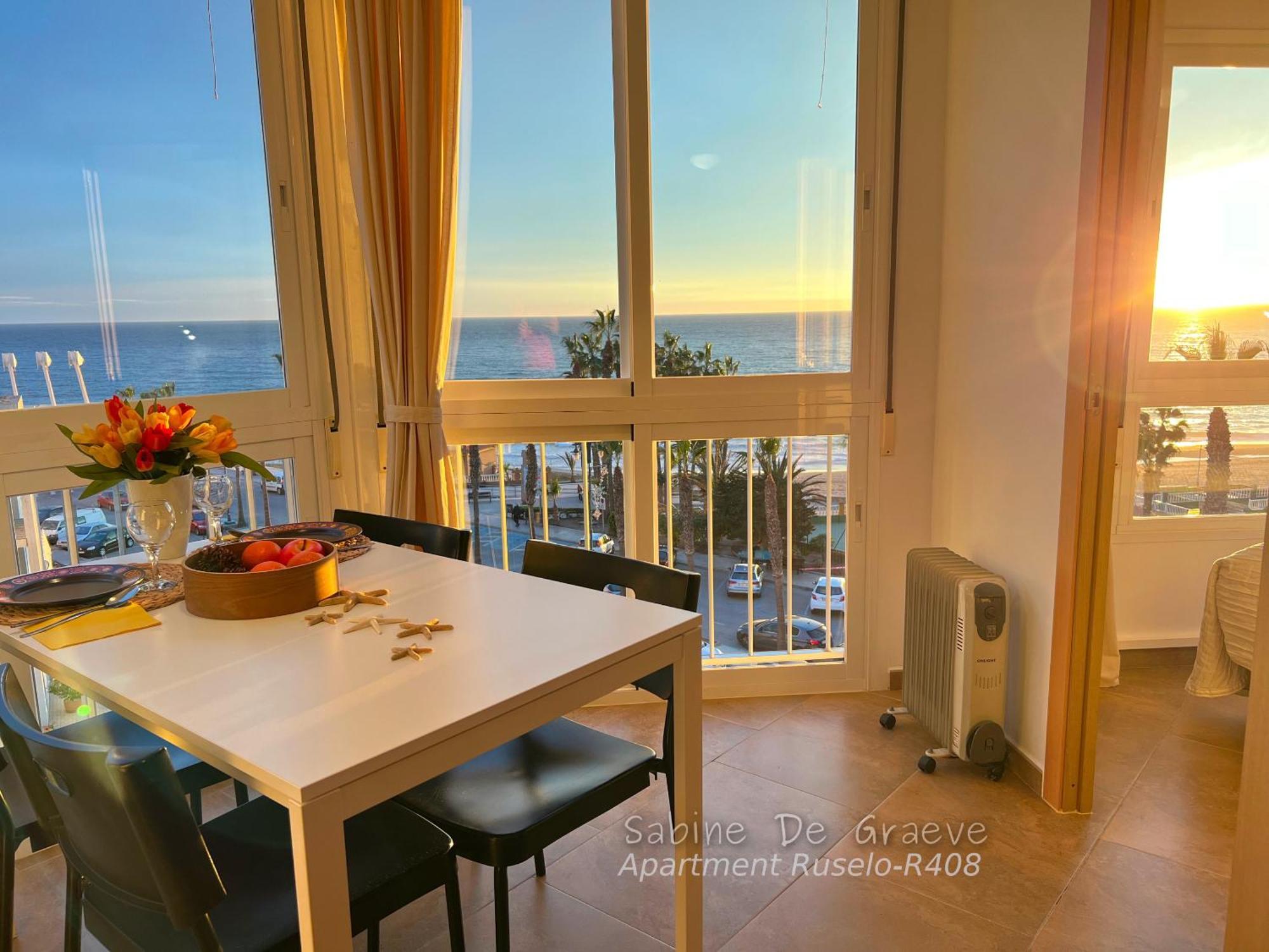 Love Nest By The Sea Wake Up With Ocean Views In Every Room Ruselo R408 تورّوكس كوستا المظهر الخارجي الصورة