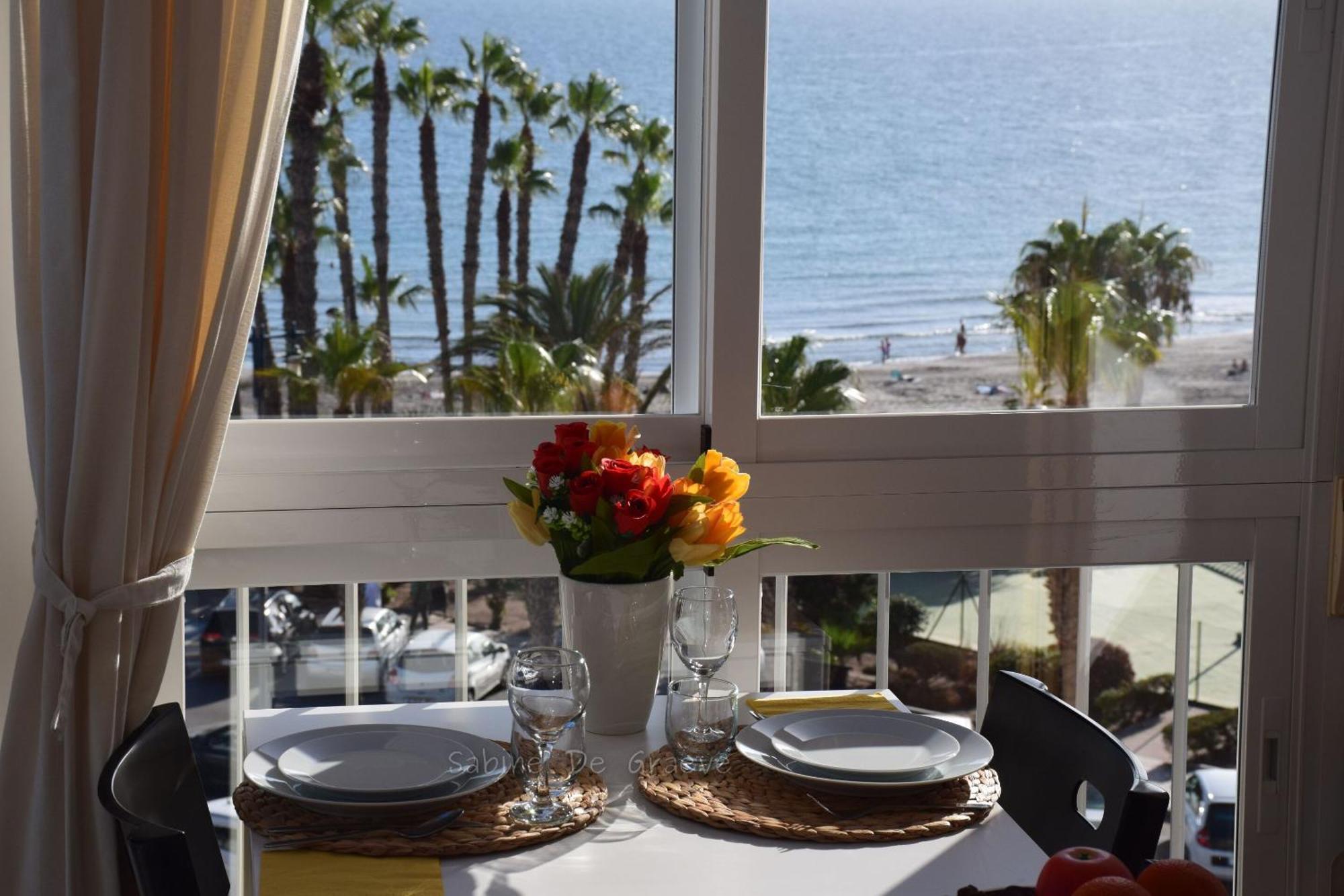 Love Nest By The Sea Wake Up With Ocean Views In Every Room Ruselo R408 تورّوكس كوستا المظهر الخارجي الصورة