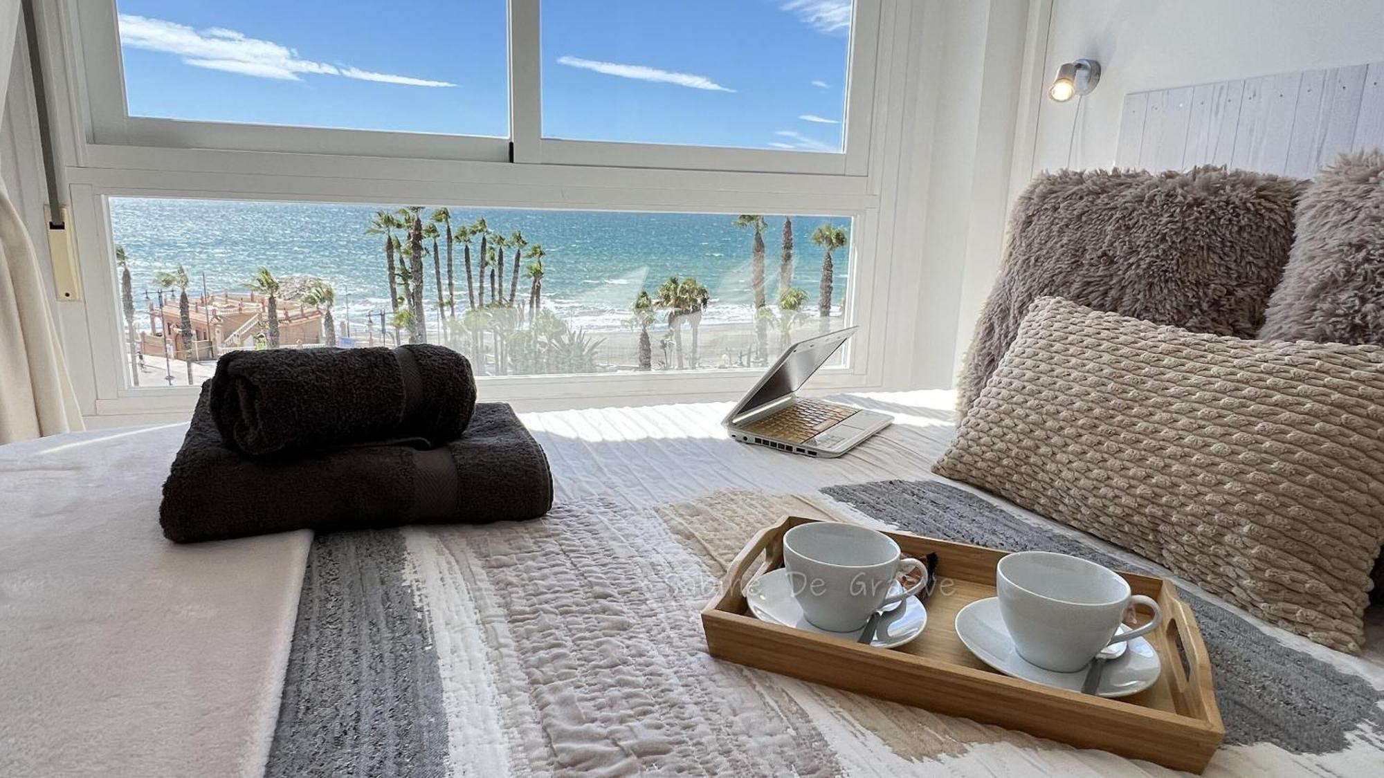 Love Nest By The Sea Wake Up With Ocean Views In Every Room Ruselo R408 تورّوكس كوستا المظهر الخارجي الصورة