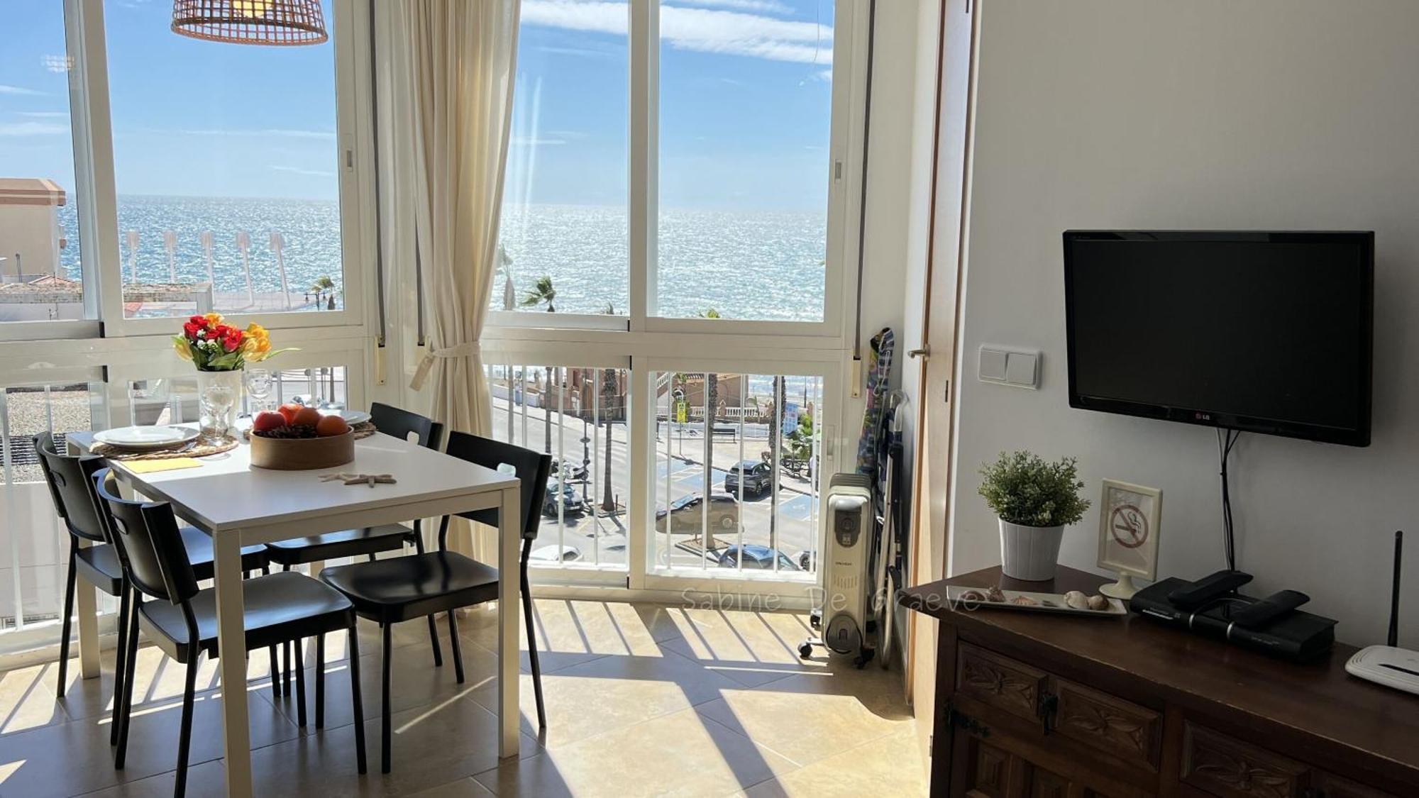 Love Nest By The Sea Wake Up With Ocean Views In Every Room Ruselo R408 تورّوكس كوستا المظهر الخارجي الصورة